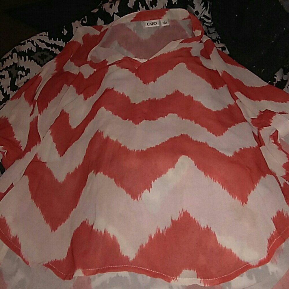 Size large red and white chevron blouse